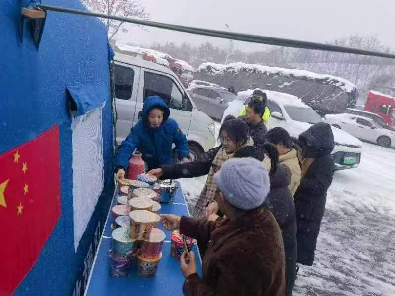 ���ٱ�����Ϊ���������ṩ��ʳ